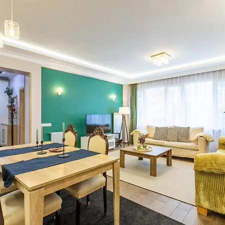 Sleek And Central Flat In Nisantasi *